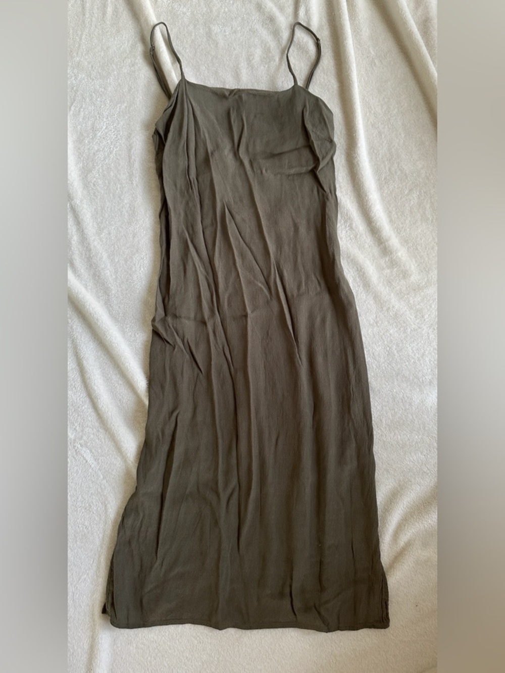Lulu’s Sleek Olive Slip Dress with Spaghetti Straps SMALL